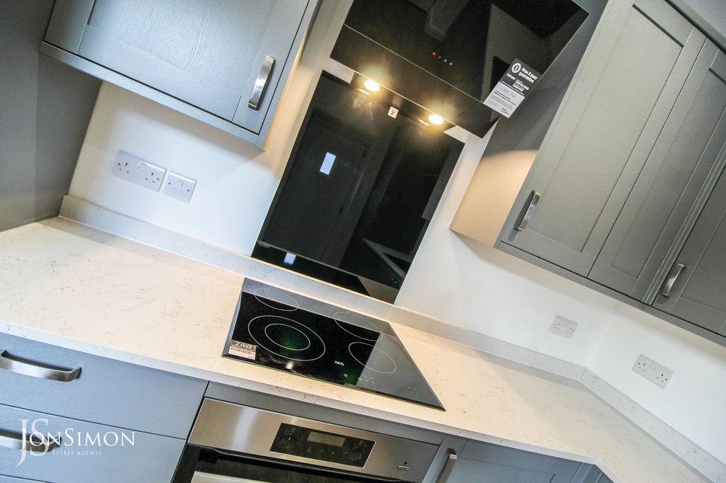 Property photo 3 of 27