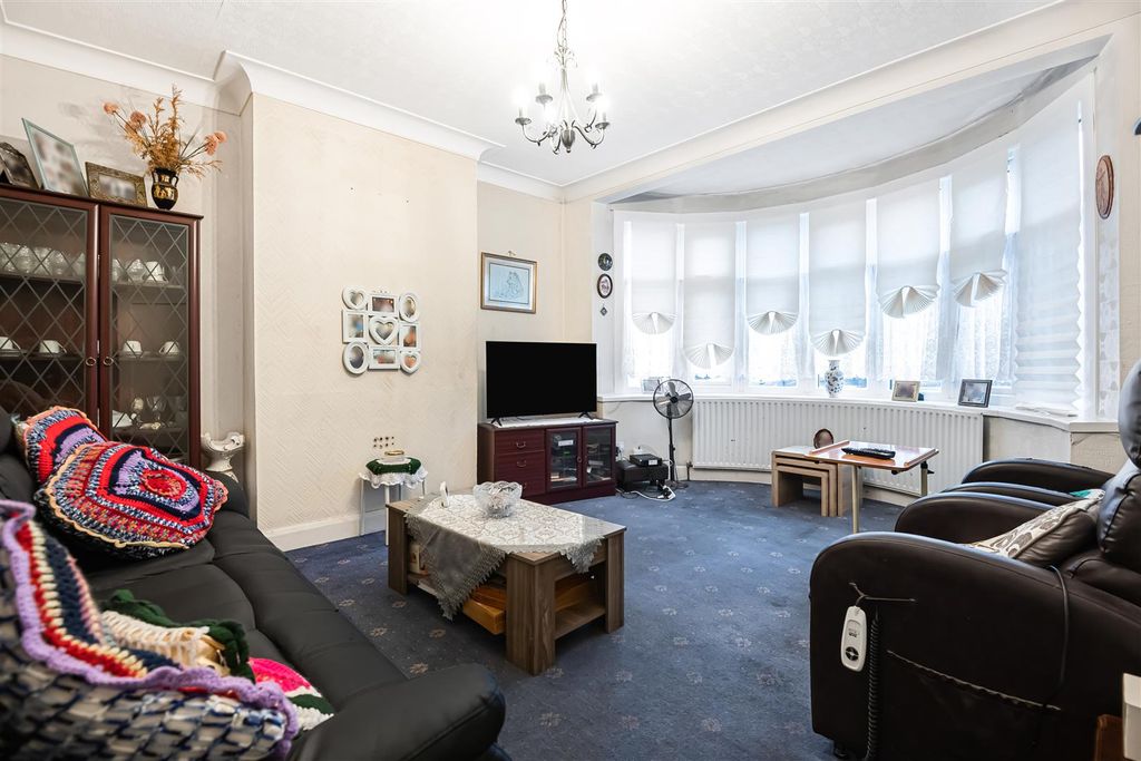 Property photo 3 of 25 10_73263.Jpg