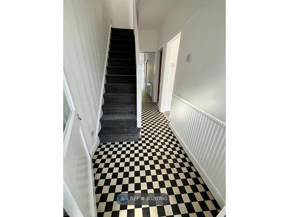 Property photo 3 of 35