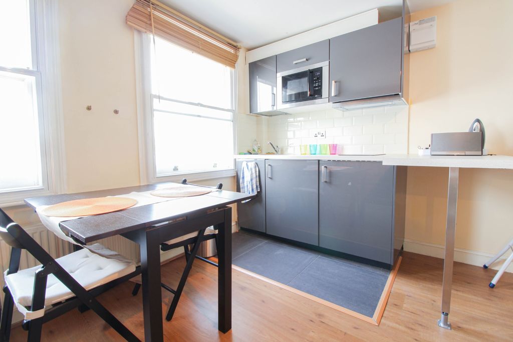 Property photo 2 of 4 Photo 3