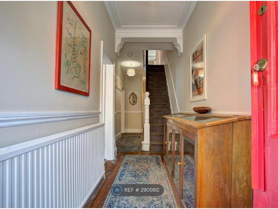 Property photo 3 of 34 Entrance