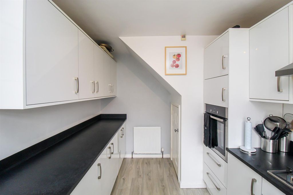 Property photo 3 of 15 Kitchen