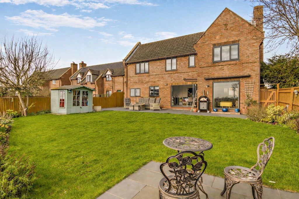 Property photo 1 of 19