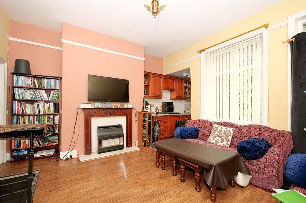 Property photo 3 of 15 Picture No. 05