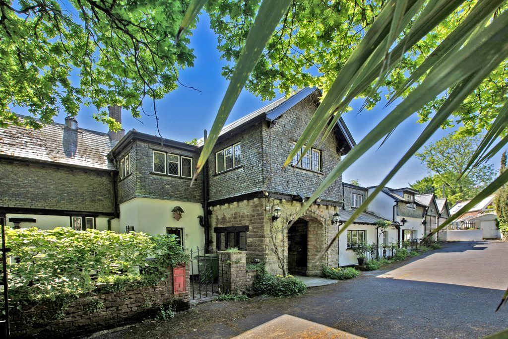 Property photo 1 of 28