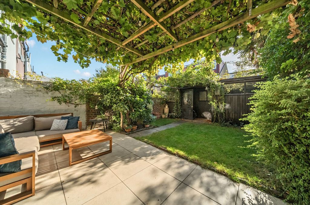 Property photo 3 of 19