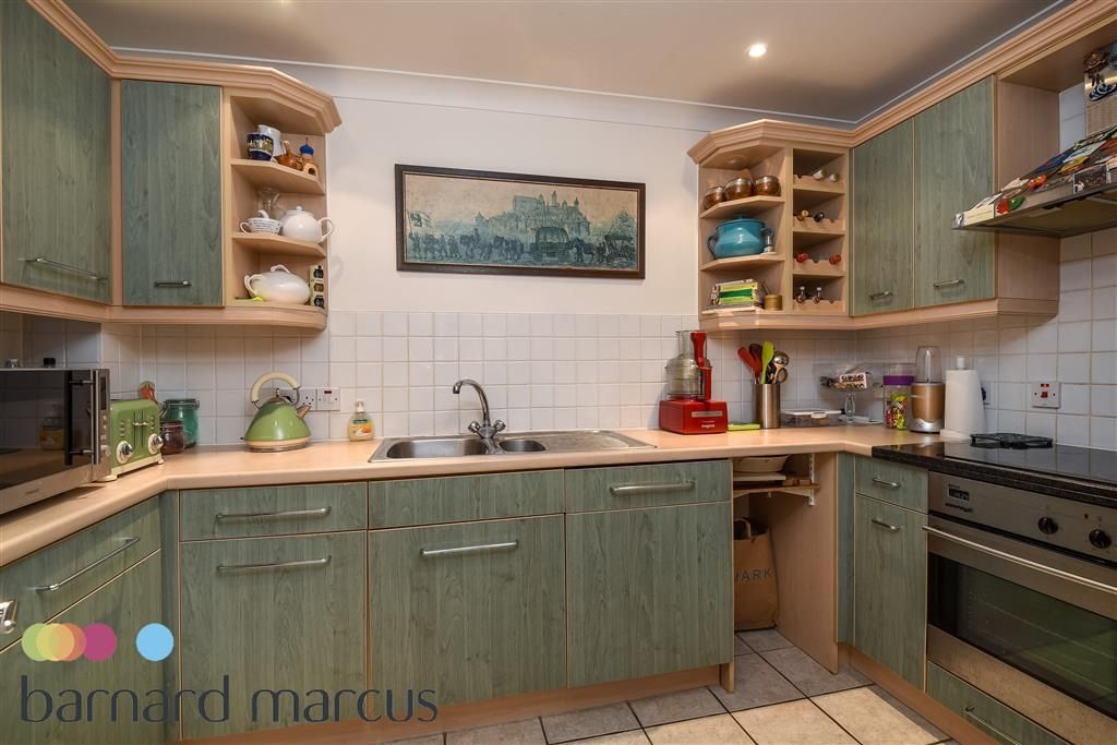 Property photo 3 of 9 Kitchen