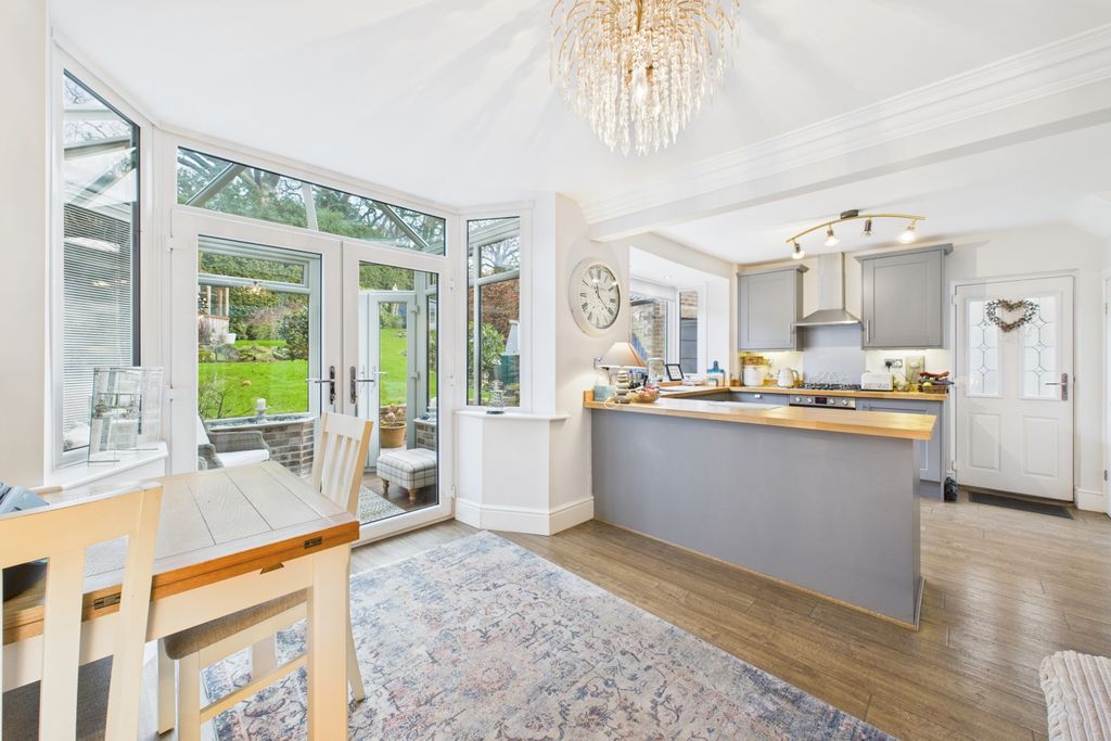 Property photo 2 of 32 Dining Area