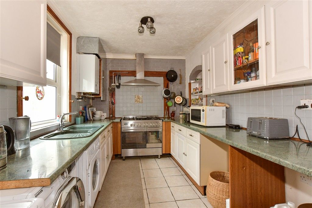 Property photo 3 of 4 Kitchen