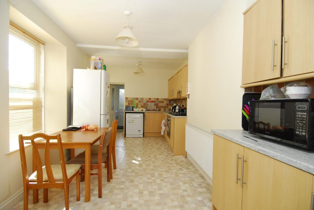 Property photo 2 of 7 35 Green1.Jpg