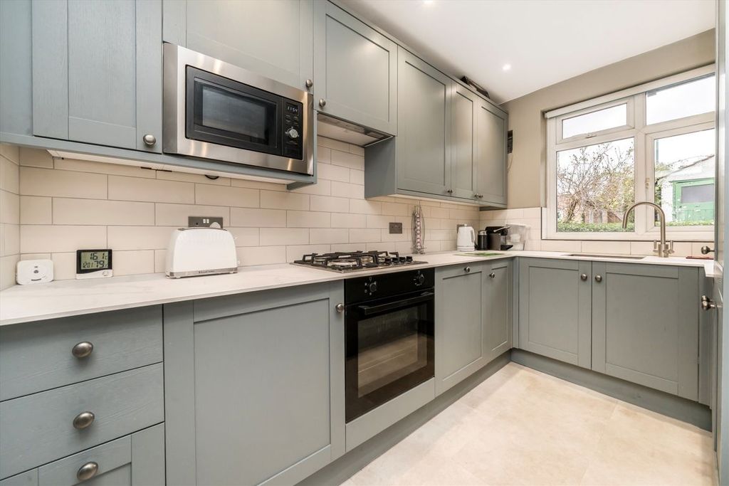 Property photo 3 of 8