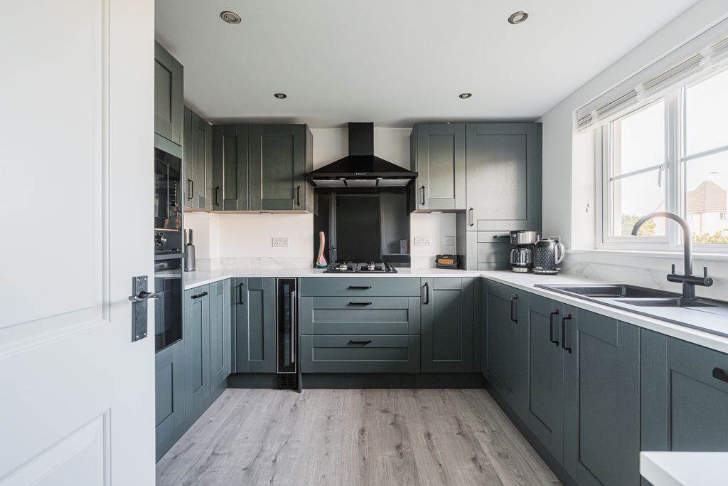 Property photo 3 of 24 Property Image 3