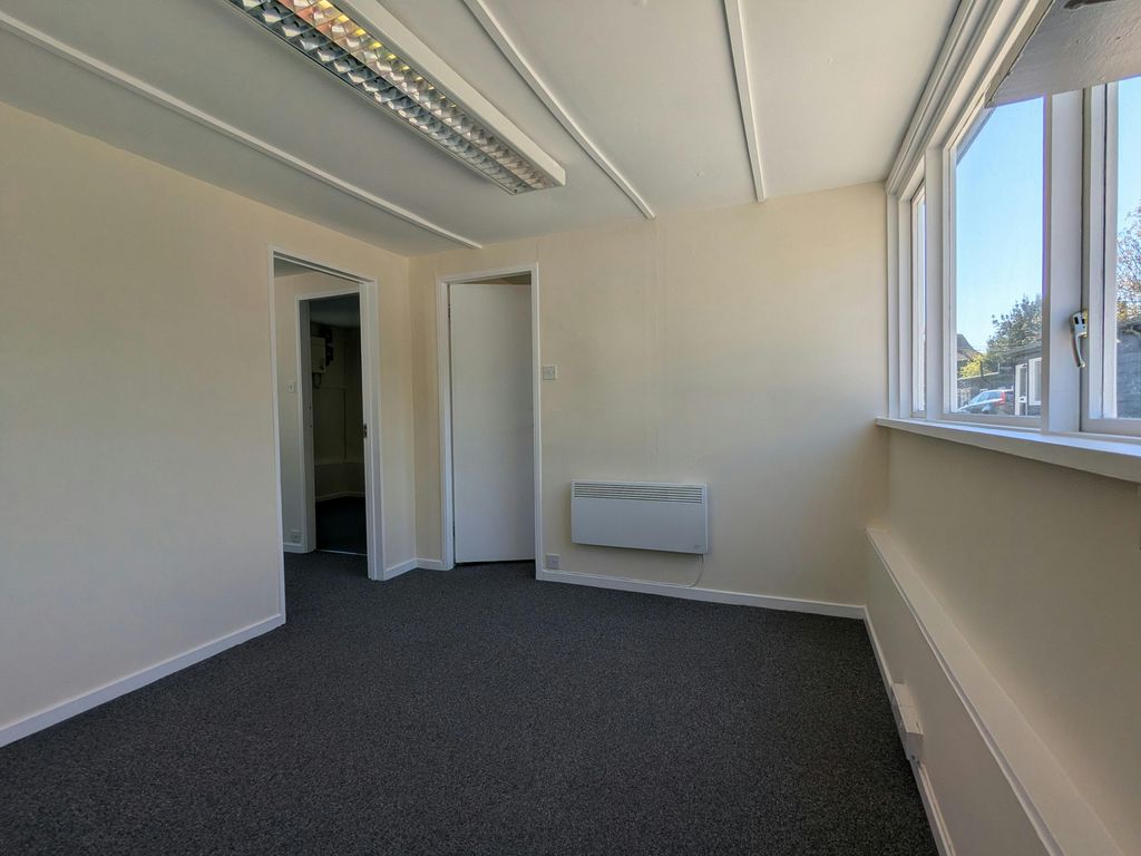 Property photo 2 of 5 1000008828.Jpg