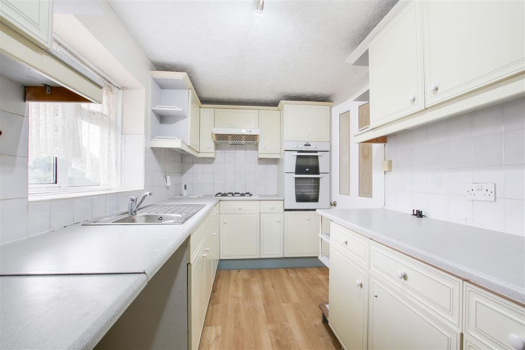 Property photo 3 of 8 6.Jpg