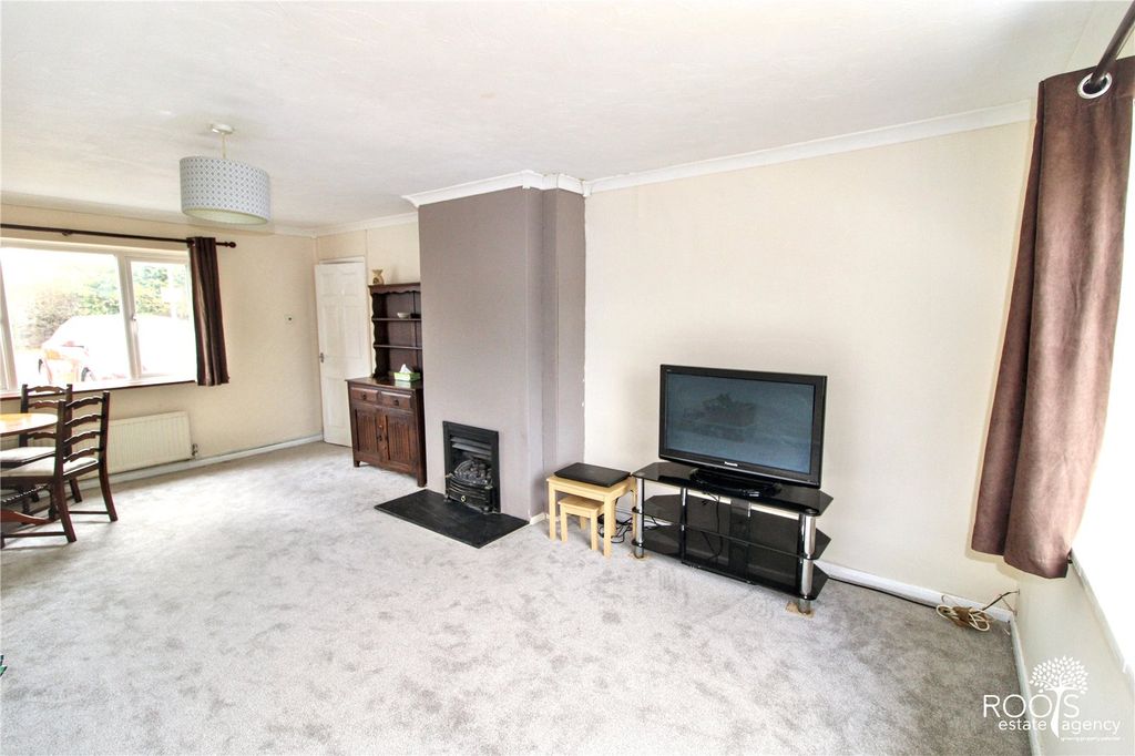 Property photo 3 of 13 Living Room