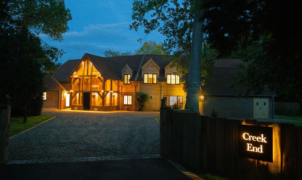 Property photo 1 of 17 Image