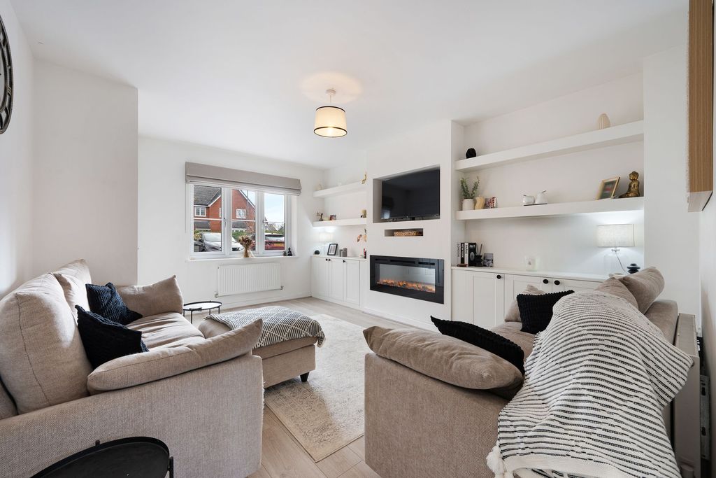 Property photo 3 of 34