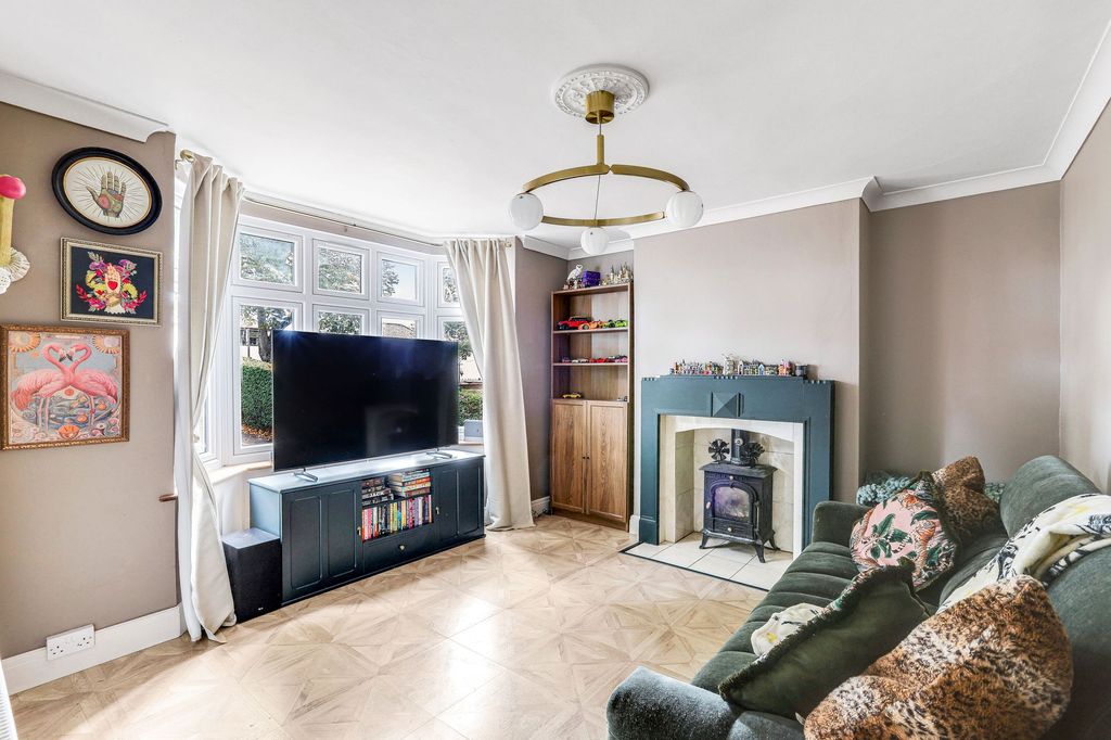Property photo 2 of 18