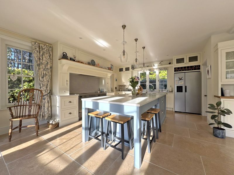 Property photo 2 of 33 Kitchen