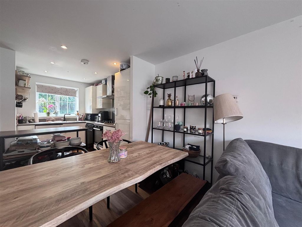 Property photo 3 of 12 Dining (1).Jpg