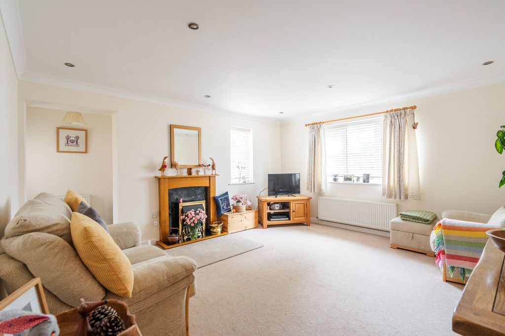 Property photo 2 of 15