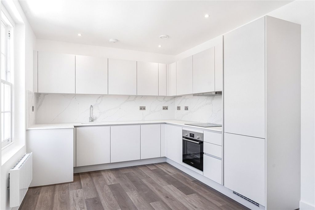 Property photo 2 of 16 Open Plan Living