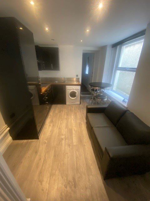 Property photo 3 of 5 Openplan