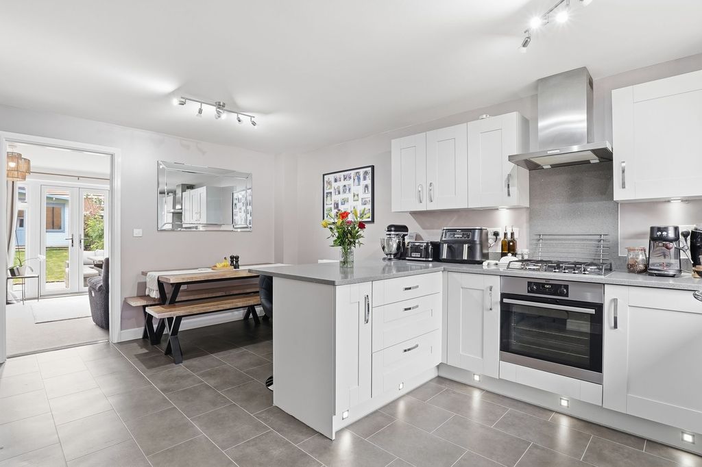 Property photo 2 of 22 Kitchen/Diner