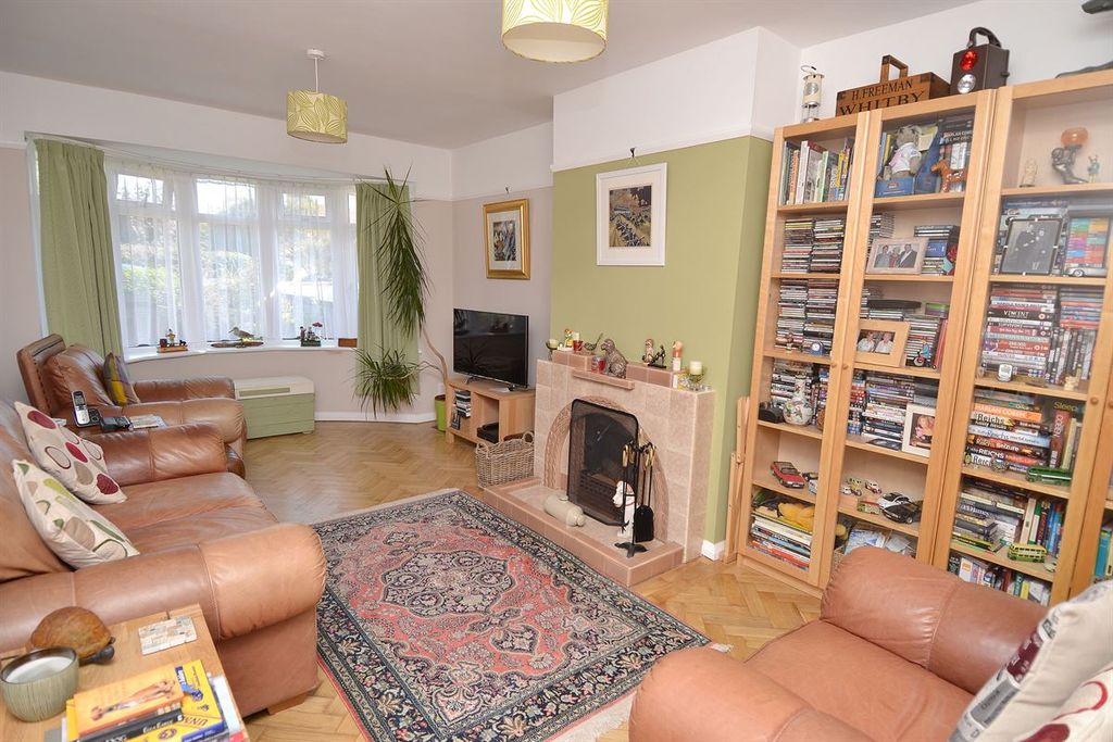 Property photo 3 of 14