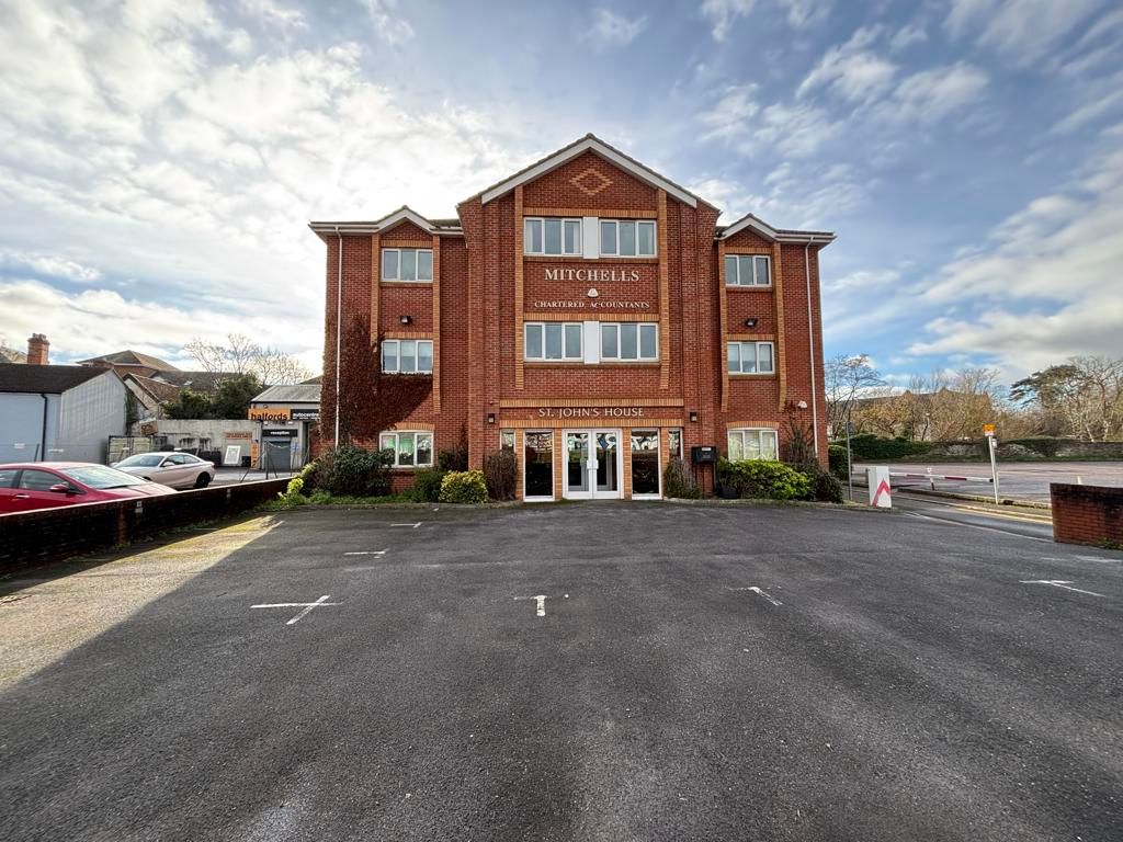 Property photo 1 of 14 Photo 8