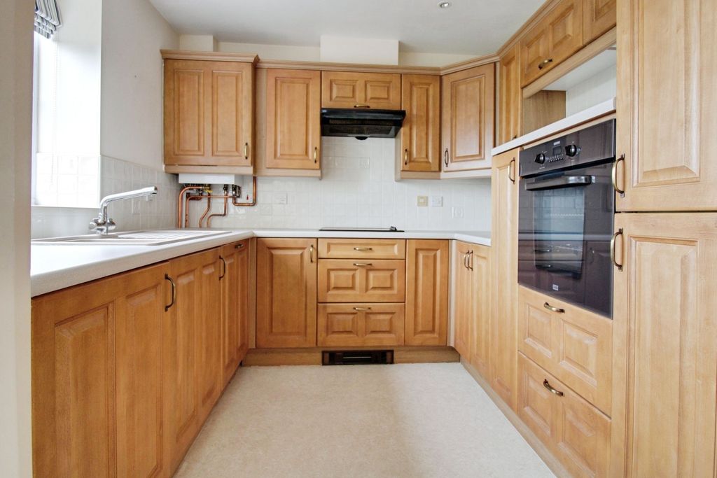 Property photo 3 of 11