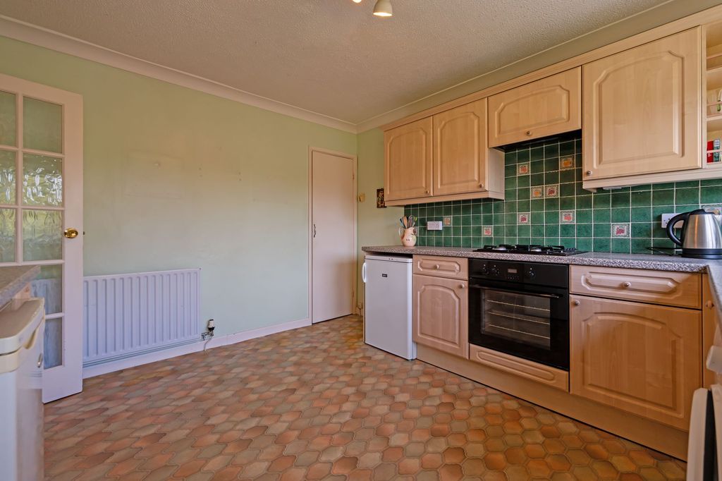 Property photo 2 of 27
