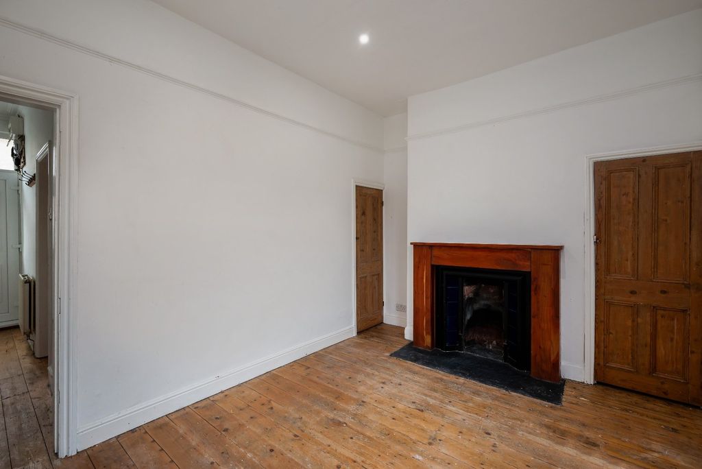 Property photo 2 of 8 Picture 2