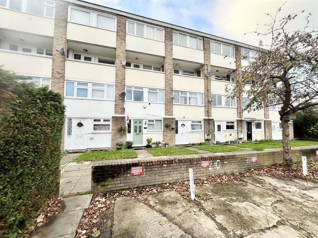 Property photo 1 of 10 External