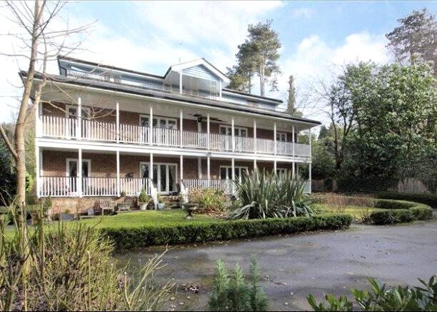 Property photo 1 of 18 External