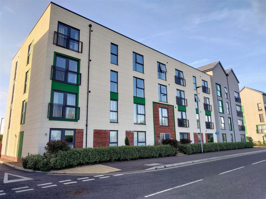 Property photo 1 of 10 Front