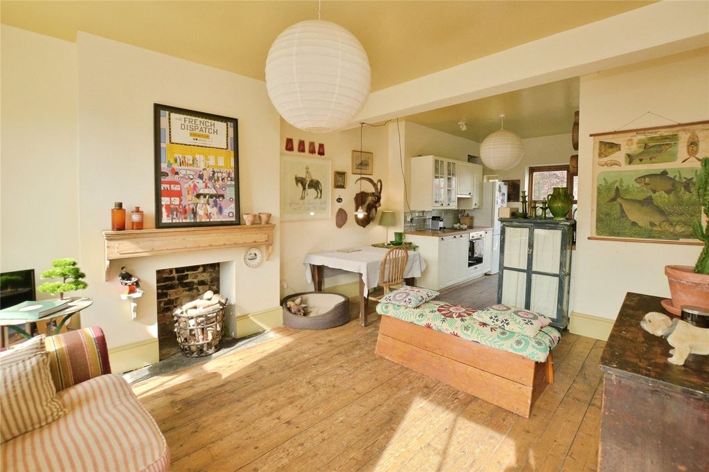 Property photo 2 of 24 Picture No. 34