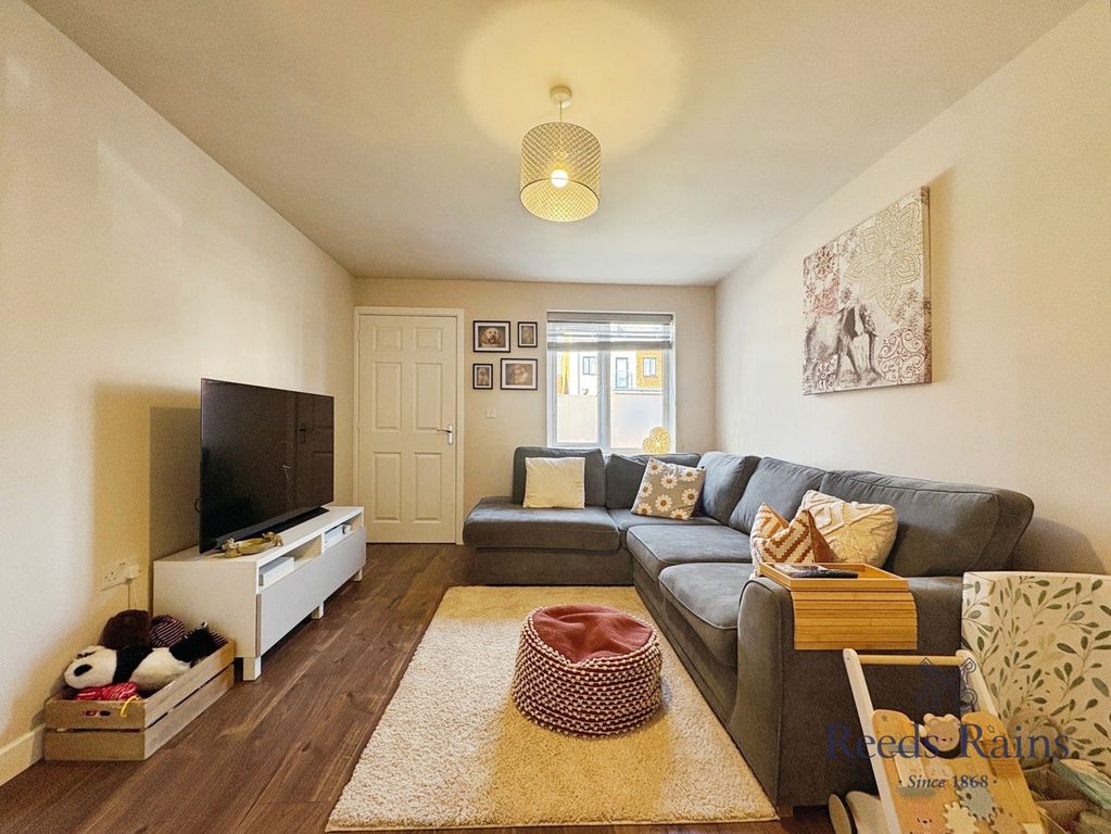 Property photo 3 of 17 Pbox-Img.Jpg