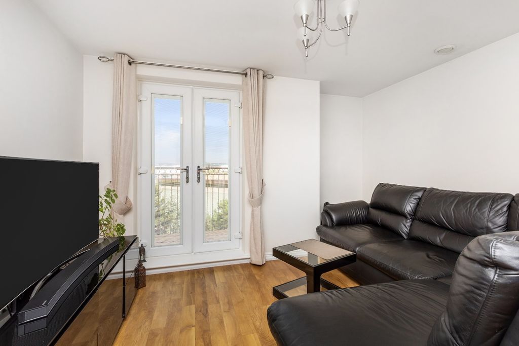Property photo 3 of 11 3237706