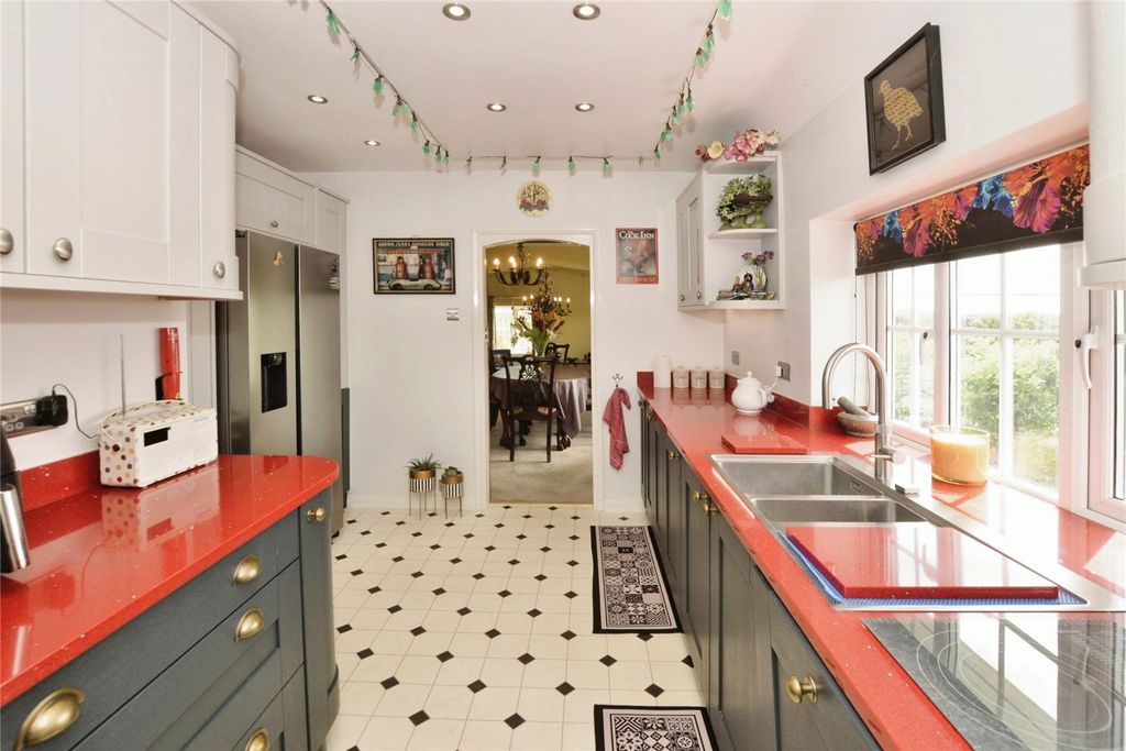 Property photo 3 of 14 Kitchen