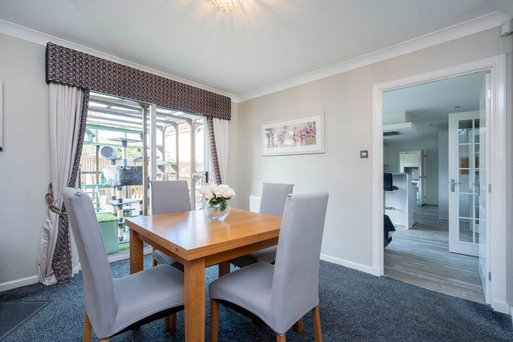 Property photo 3 of 24