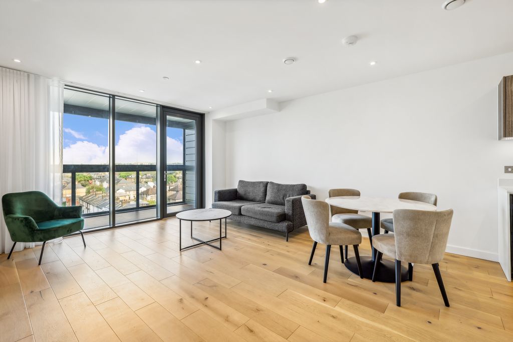 Property photo 2 of 9