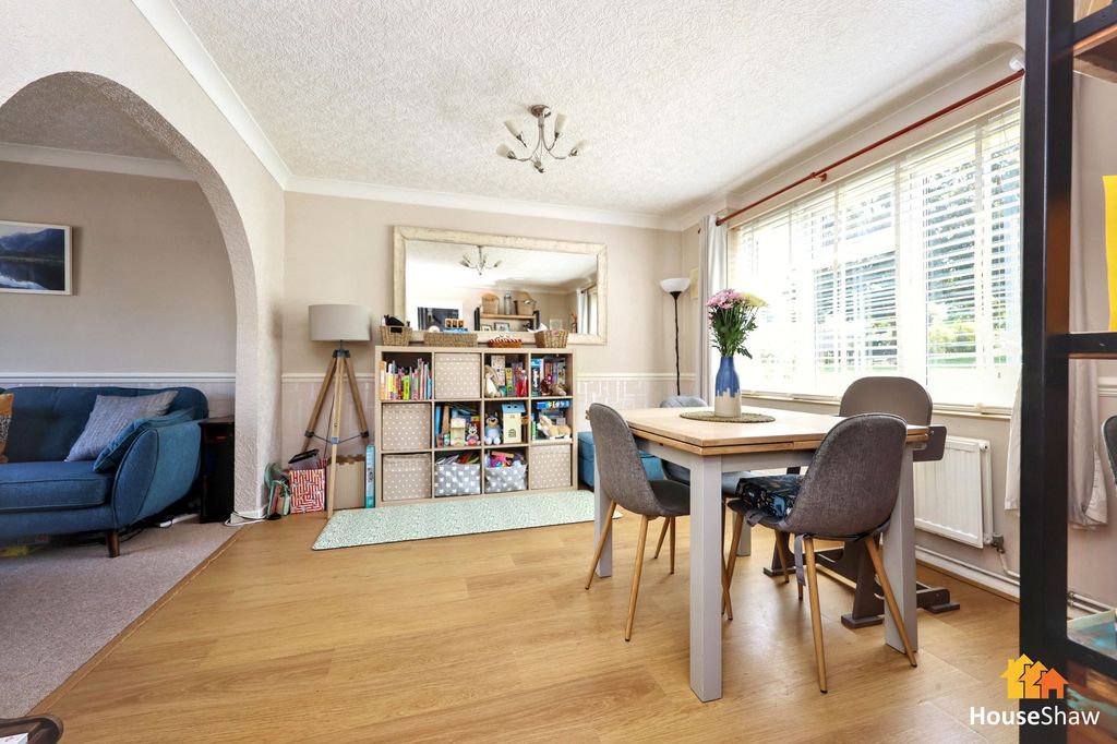 Property photo 3 of 25