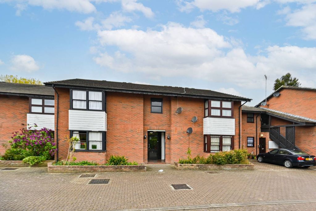 Property photo 2 of 6