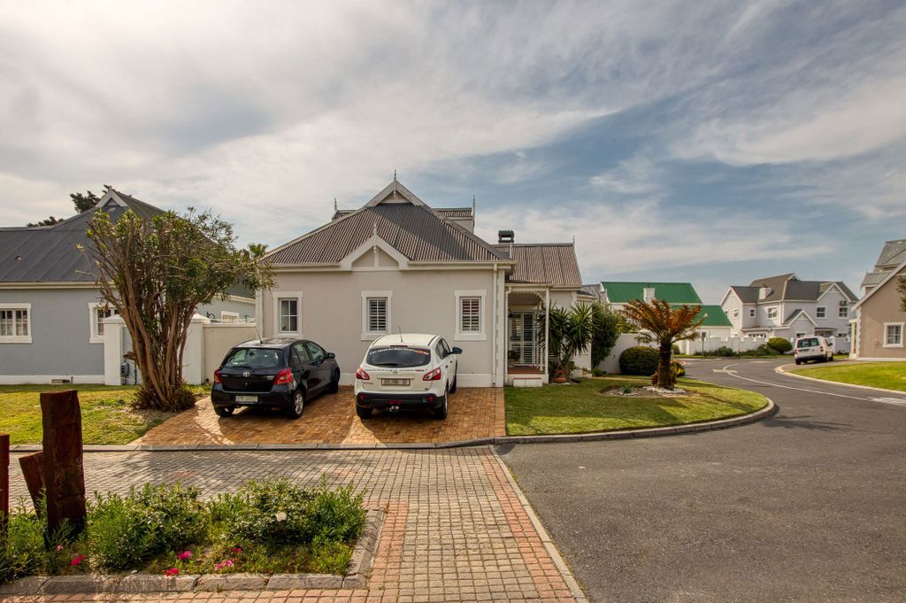 Property photo 2 of 55 Sw1676385