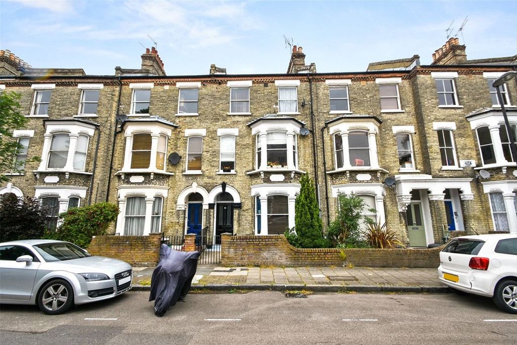 Property photo 1 of 6