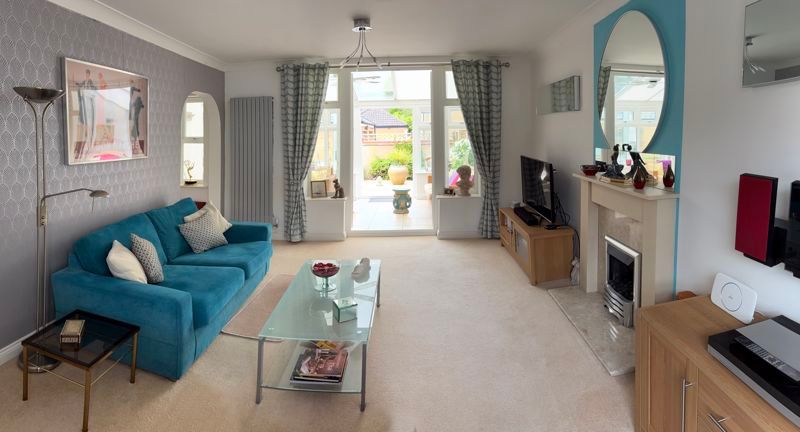 Property photo 2 of 28 Lounge