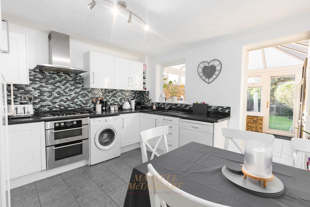 Property photo 3 of 22