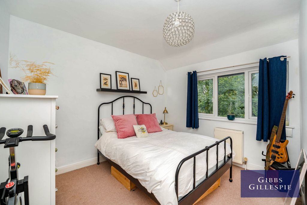 Property photo 3 of 9 8