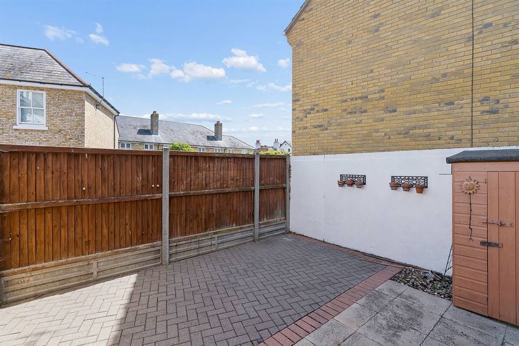 Property photo 3 of 19